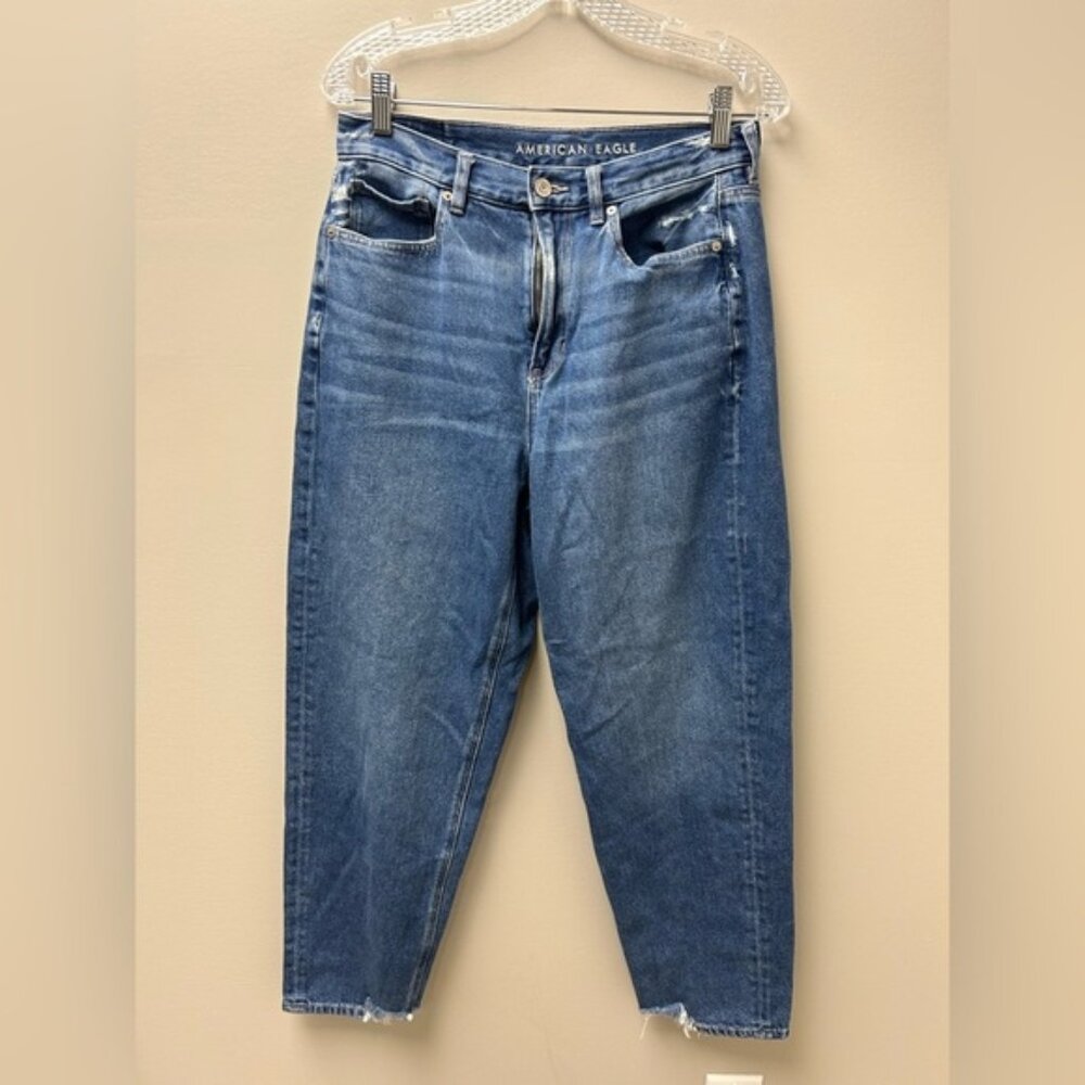 American Eagle Relaxed Mom Jeans
